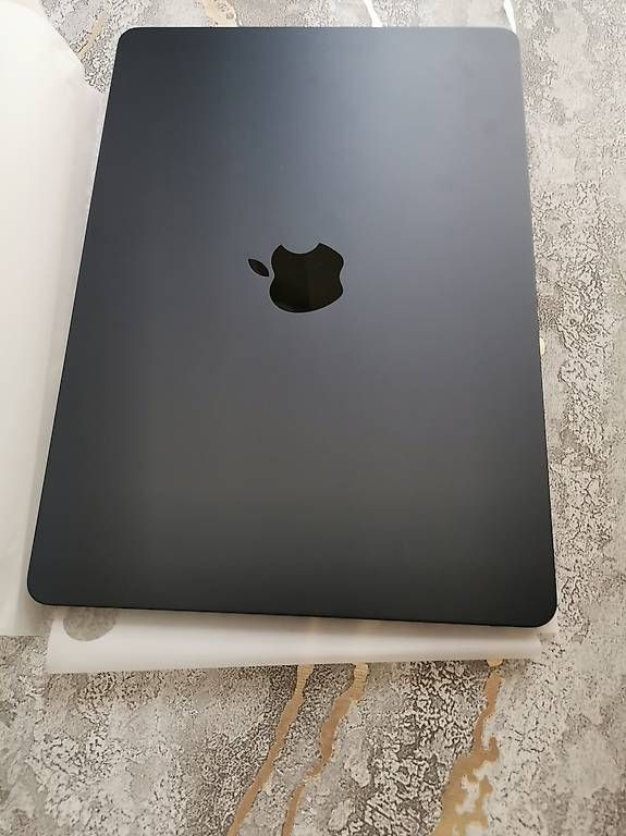 Notebook: Macbook Air NEUF 13" 8go 256go  – Usato da Le Locle venduto da agb68 2