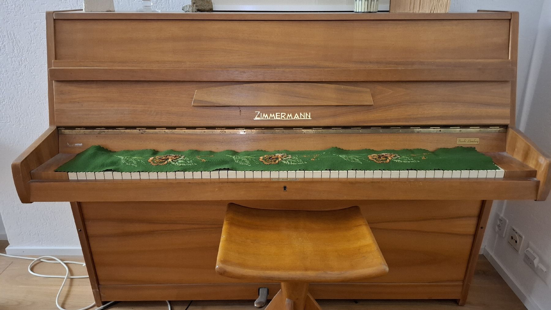 Strumenti musicali: Zimmermann Klavier inkl. Hocker – Usato da Mellingen venduto da lathei