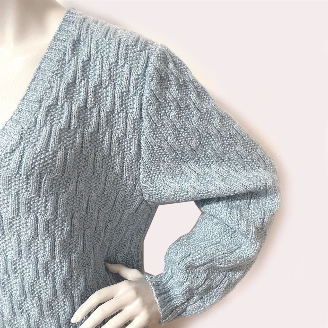 Maglioni & Felpe: Pullover hellblau one size handgestrickt VINTAGE 1980s – Usato da Brüttisellen venduto da Buxus 4