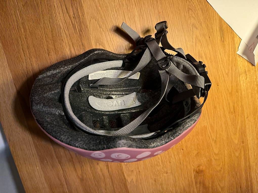 Caschi: UVEX Velo Helmet – Usato da Wallisellen venduto da Marij1986 1