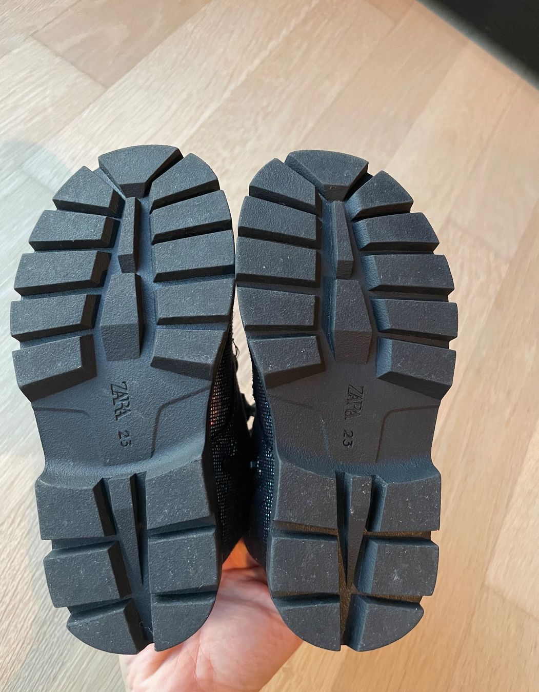 Zara Schuhe für Mädchen: Zara Stiefel Mädchen Grösse 23 – Gebraucht aus Zürich von catutska 3