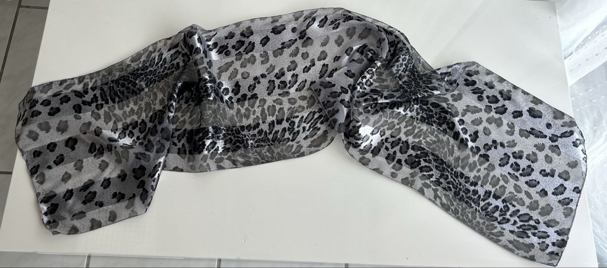 Foulards, Tücher & Schals:  Scarf Leopard Print Grey Black Used – Neu (gemäss Beschreibung) aus Saland von ele_vc96