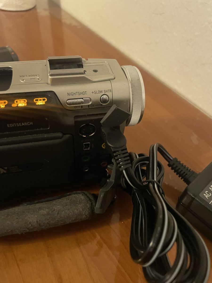 Sony Videocamere: Sony DCR-TRV8E Mini DV Kamera – Usato da Zürich venduto da semi16 6