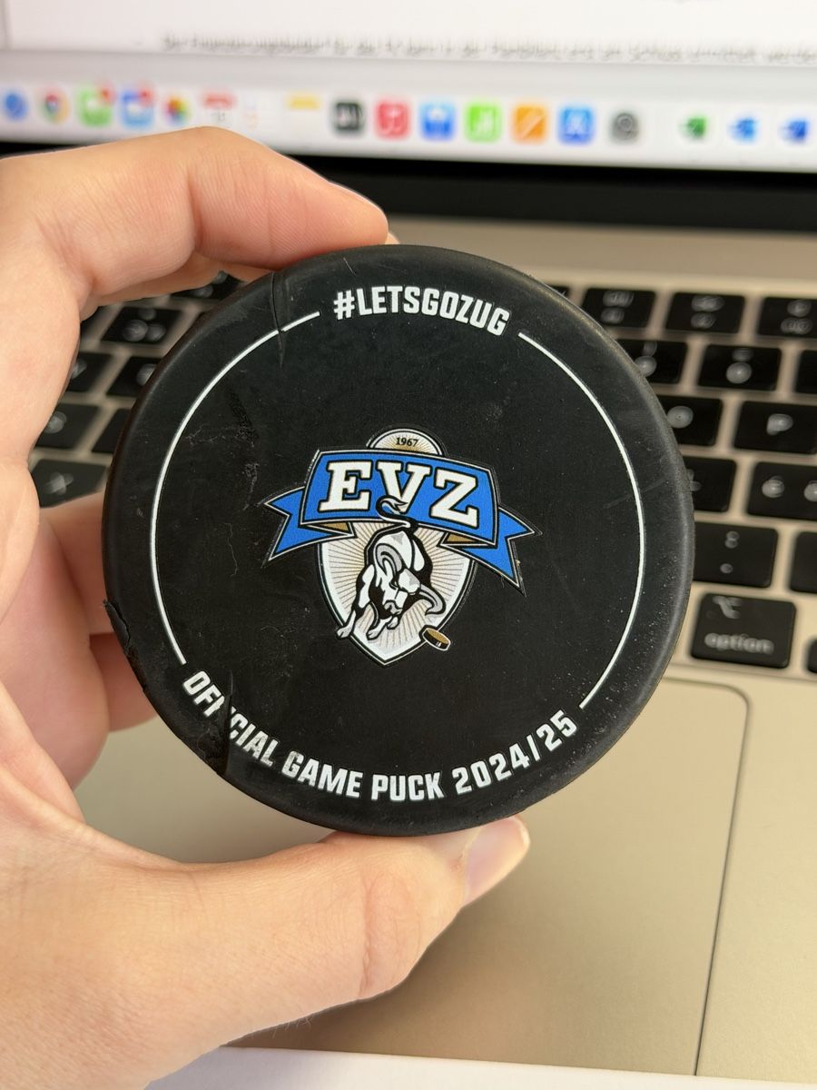 Palloni: EVZ Official Game Puck 2024/25 – Usato da Wolfhausen venduto da leaze