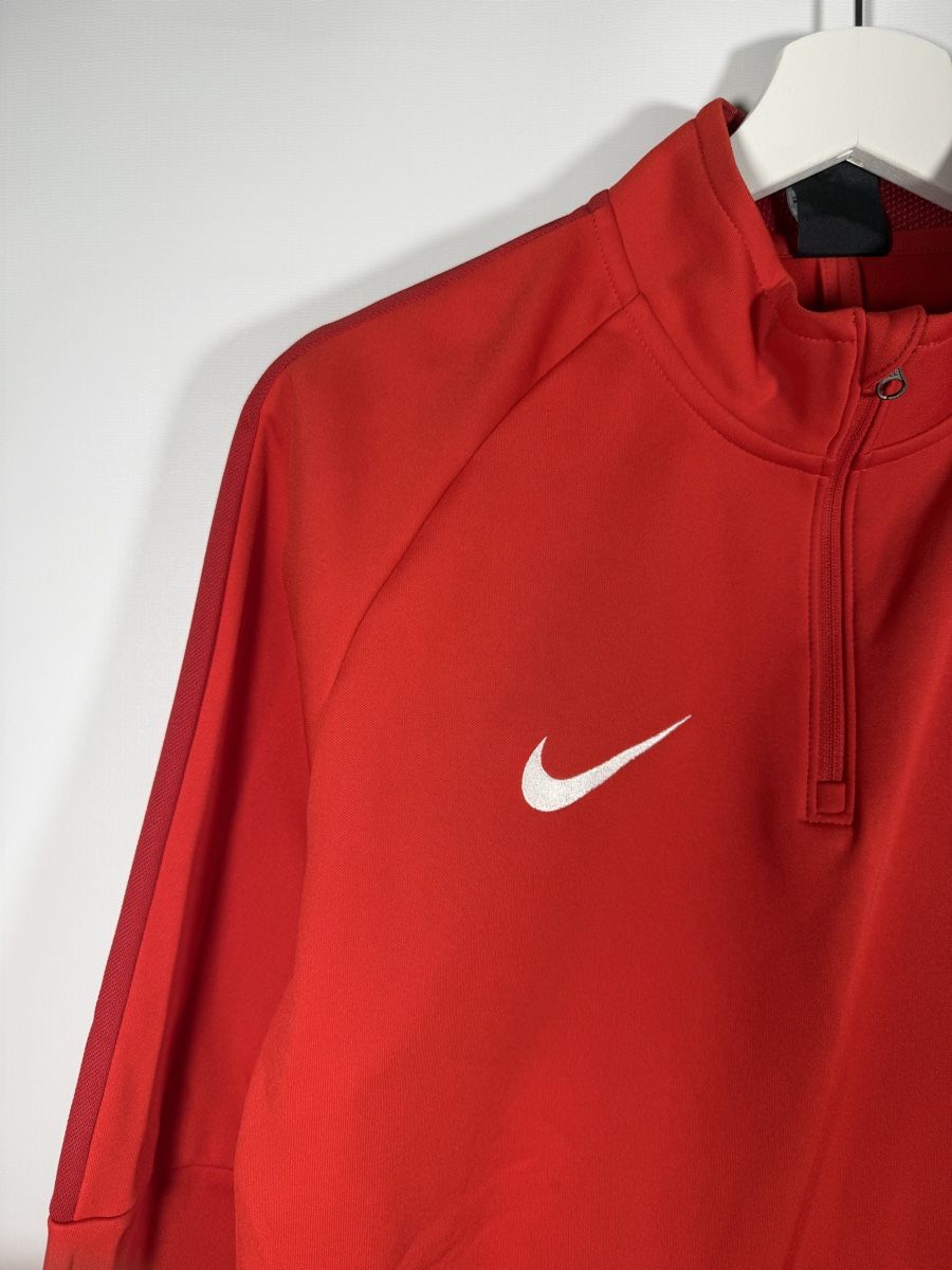 Nike Pulls & Sweat-shirts: Nike Langarmshirt M – Neuf avec emballage d'origine à Mühledorf BE par ericgrunder_12 1