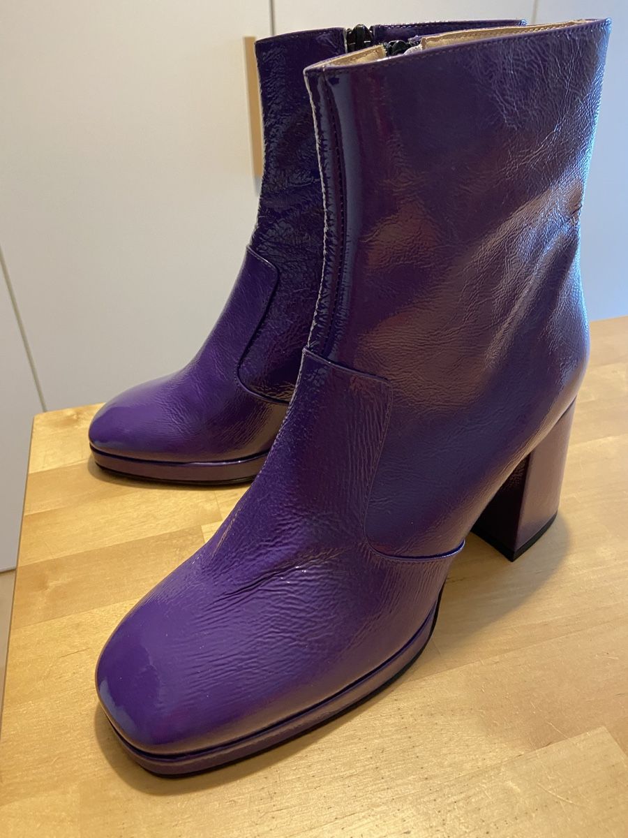 Scarpe da donna: Violette Lackstiefeletten – Nuovo (secondo la descrizione) da Binningen venduto da Dodo21
