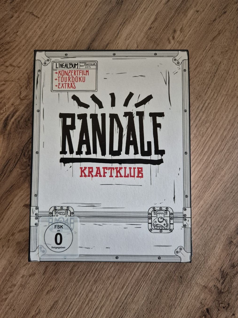 Tutti i DVDs: KRAFTKLUB - Randale Tour 2016 CD/DVD Special Edition – Nuovo (secondo la descrizione) da Berneck venduto da jst_nk6y