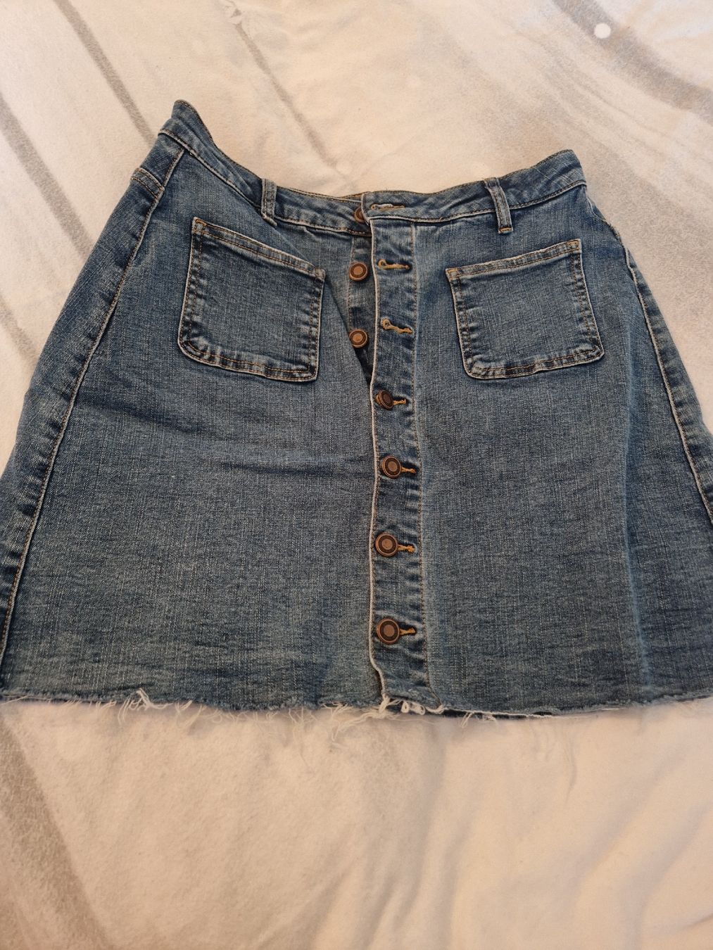 Lotti di vestiti: Jeansrock und Short M – Usato da Ebikon venduto da kov_9vqb 1
