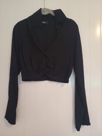 Top corto nero elegante, taglia S, perfetto per le serate es
