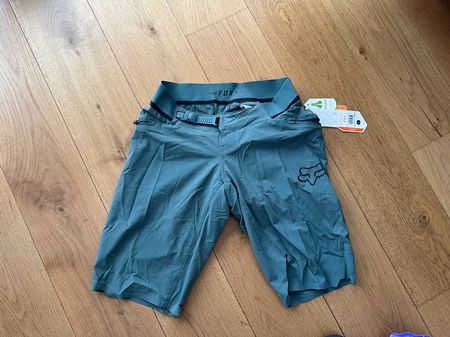 Fox Attack (Size S) Damen Bikehose (Elastic Interface) - NEU