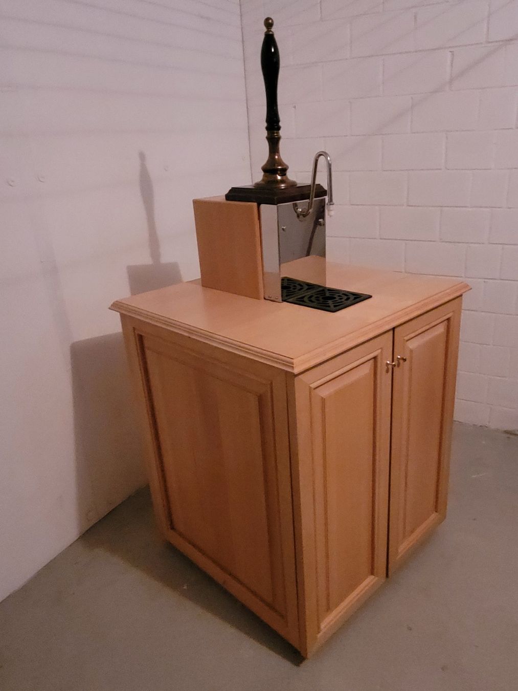 Allestimento di negozi e stand fieristici: Original englischer Zapfhahn – Usato da Niederuzwil venduto da AlbertR010203