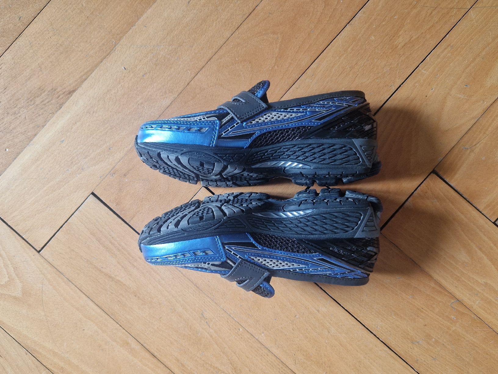 New Balance Scarpe da uomo: New Balance Loafers, Gr. 37 – Nuovo (secondo la descrizione) da Zürich venduto da sophiefanui 1