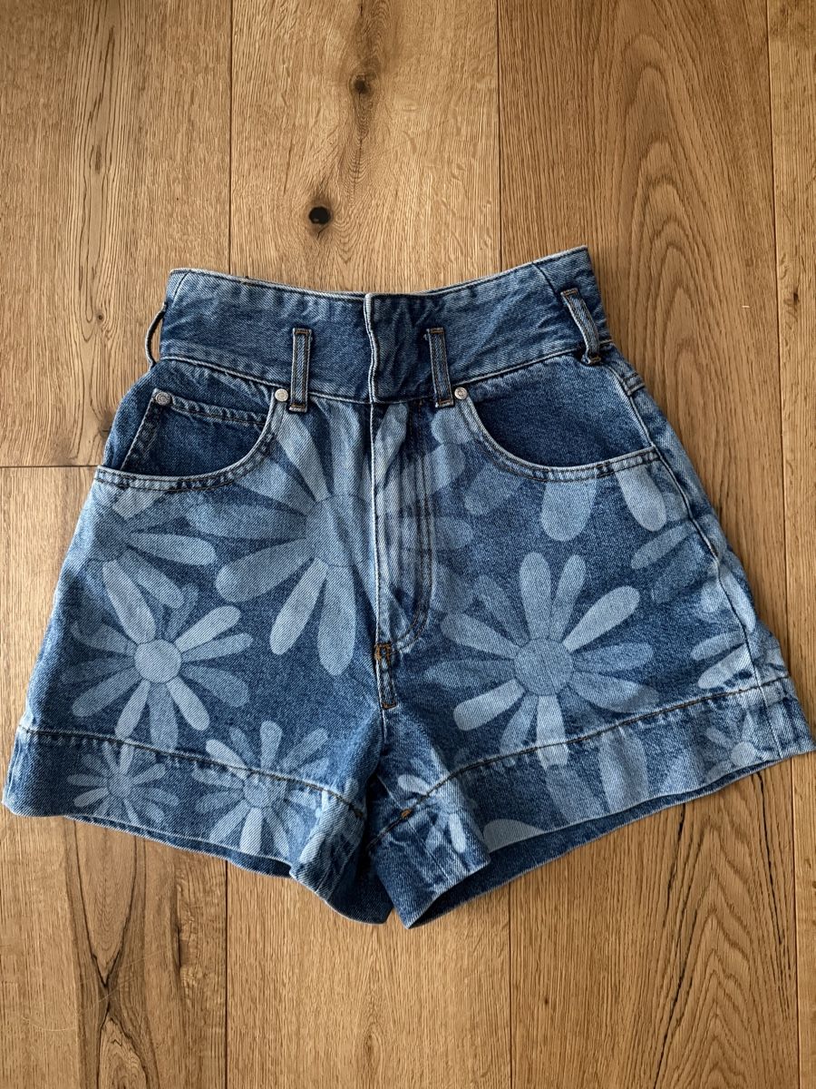 Sandro Pantaloni: Sandro shorts 34 XS  – Nuovo (secondo la descrizione) da Weiach venduto da Wlodarek