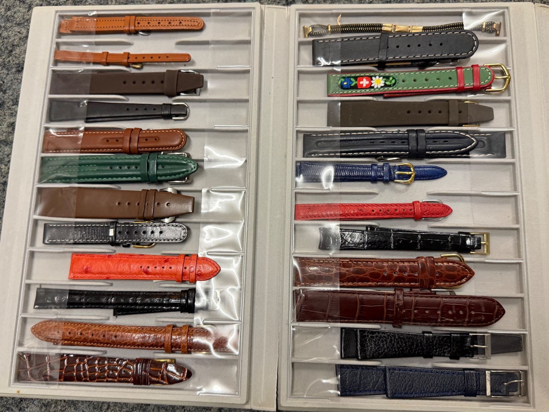 Montres: bracelets avec son étui – D'occasion à Biel/Bienne par MrP_WatchesBiel 1