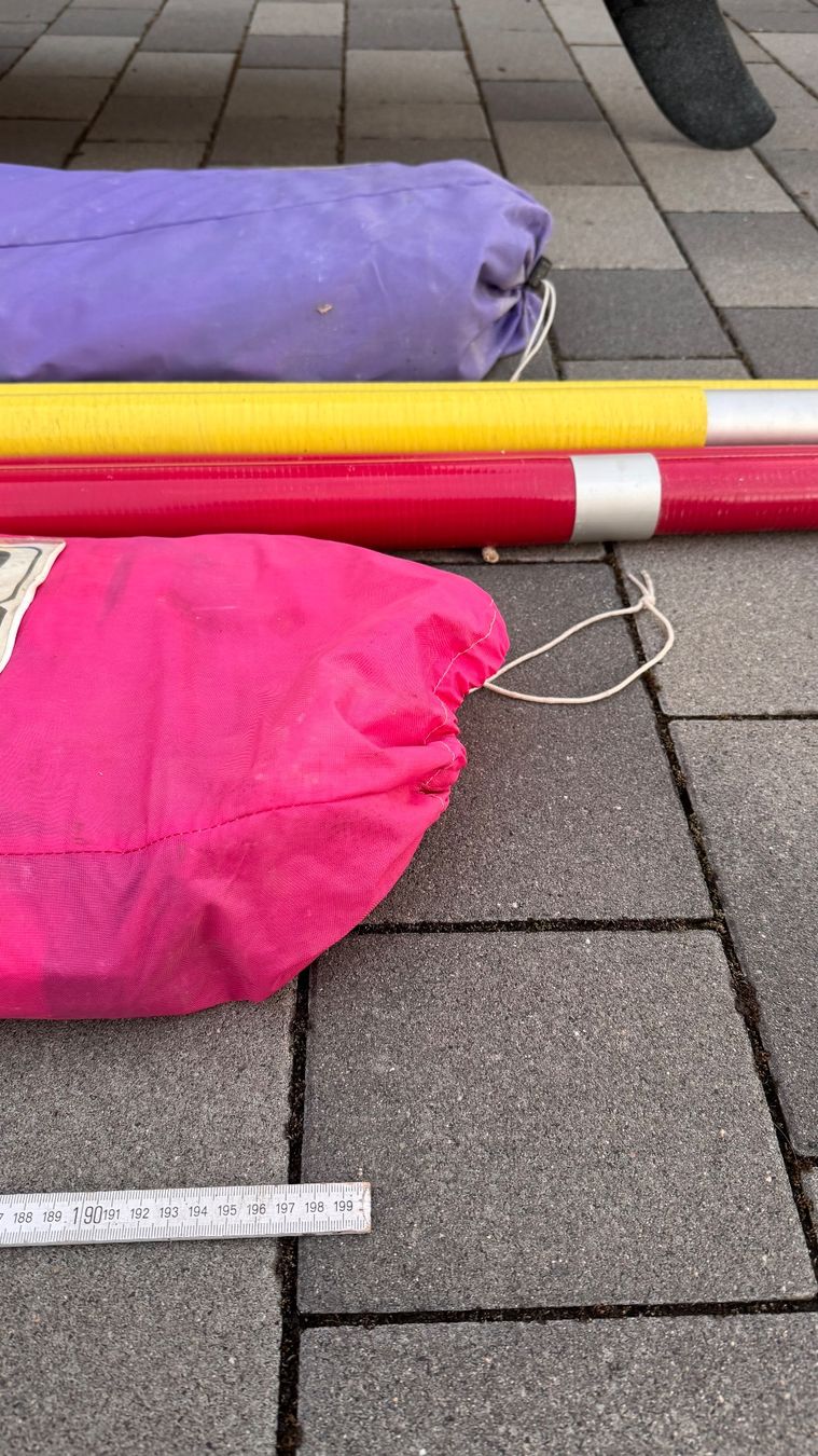 Surfboards & Schwimmbrette: Windsurf Set F2, Segel, Mast, Gabelbaum – Gebraucht aus Einsiedeln von  2