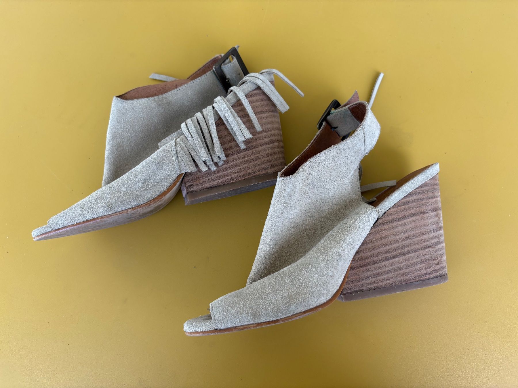 Scarpe da donna: HOWSTY Boho Pumps Wildleder – Usato da Zürich venduto da missmodernage 1