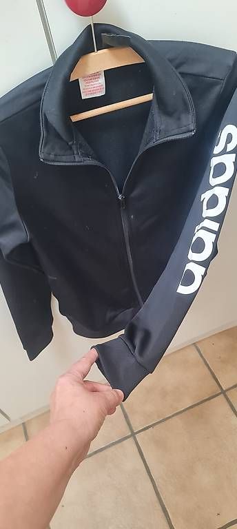 Giacche: Adidas Trainerjacke – Usato da Liebistorf venduto da Karinzlnl