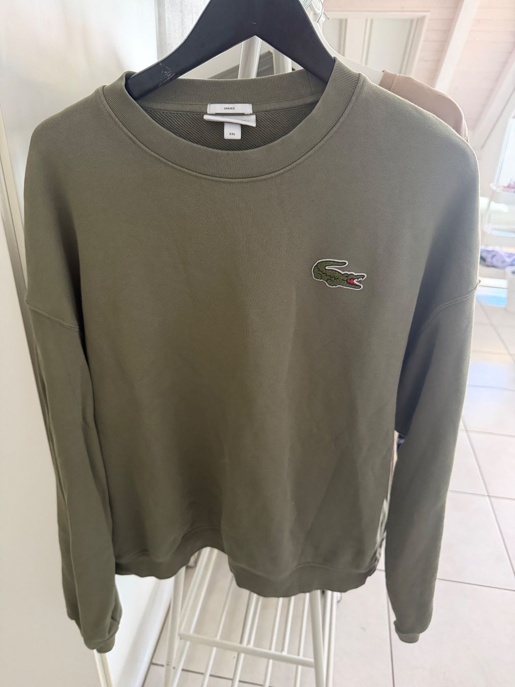 Lacoste Pulls & Sweat-shirts: Lacoste – D'occasion à Bonstetten par Johanne_Lamalle