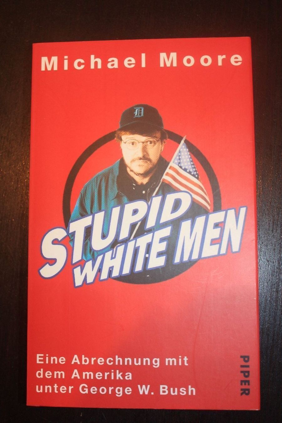 Libri: Michael Moore Stupid White Man Buch – Usato da Konolfingen venduto da sko_r5yd