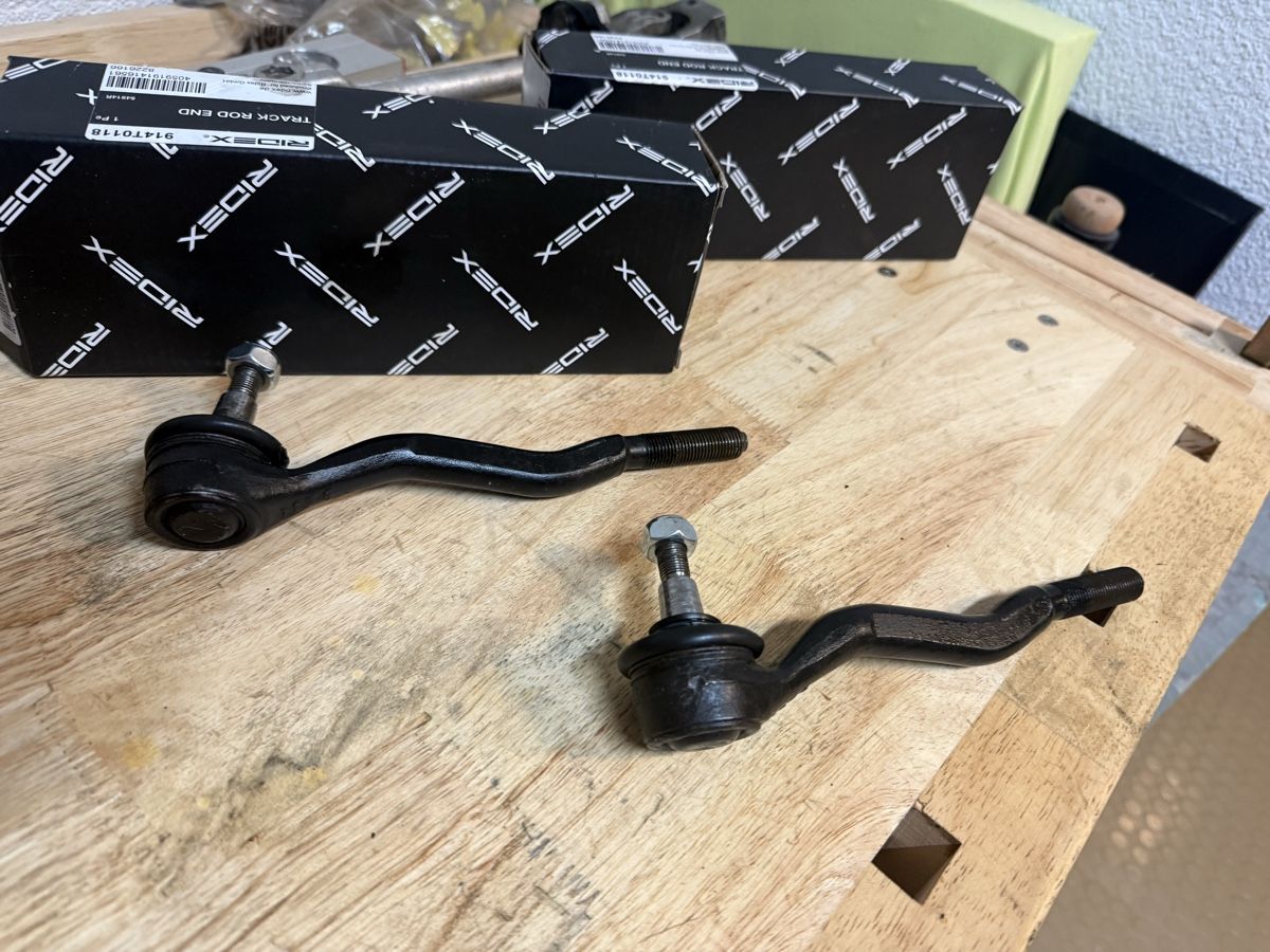 BMW Tutti pezzi di ricambio auto: Spurstangeköpfe Bmw e30 – Nuovo e nell'imballaggio originale da Lachen SZ venduto da joe_jkx8