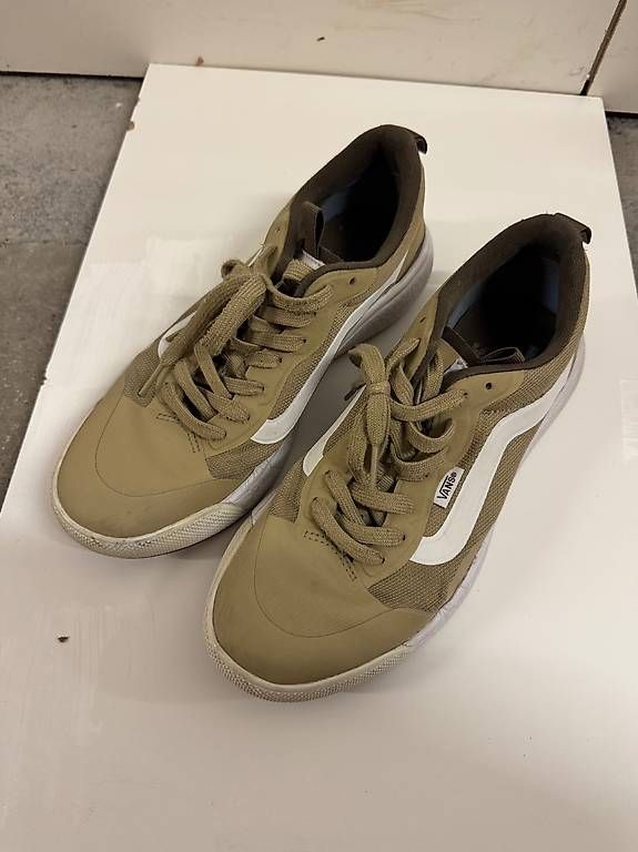Chaussures hommes: Vans EU 40 – D'occasion à Zürich par fienne