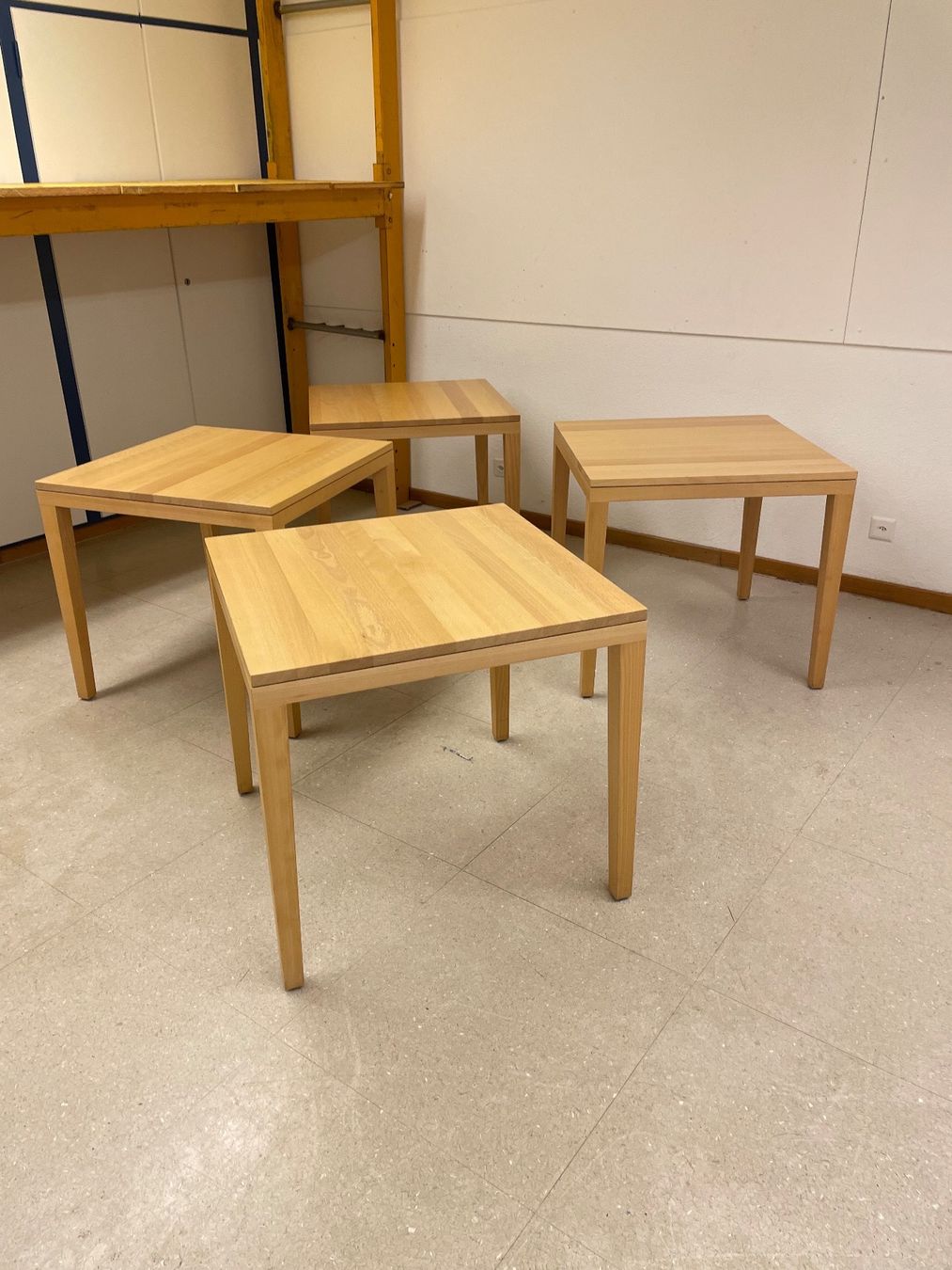 Horgen Glarus Tavoli: Horgen Glarus Tisch – Usato da Grenchen venduto da Design-Outlet