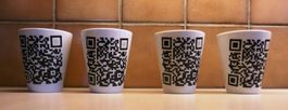 4 Tassen mit QR-Code - witzig!