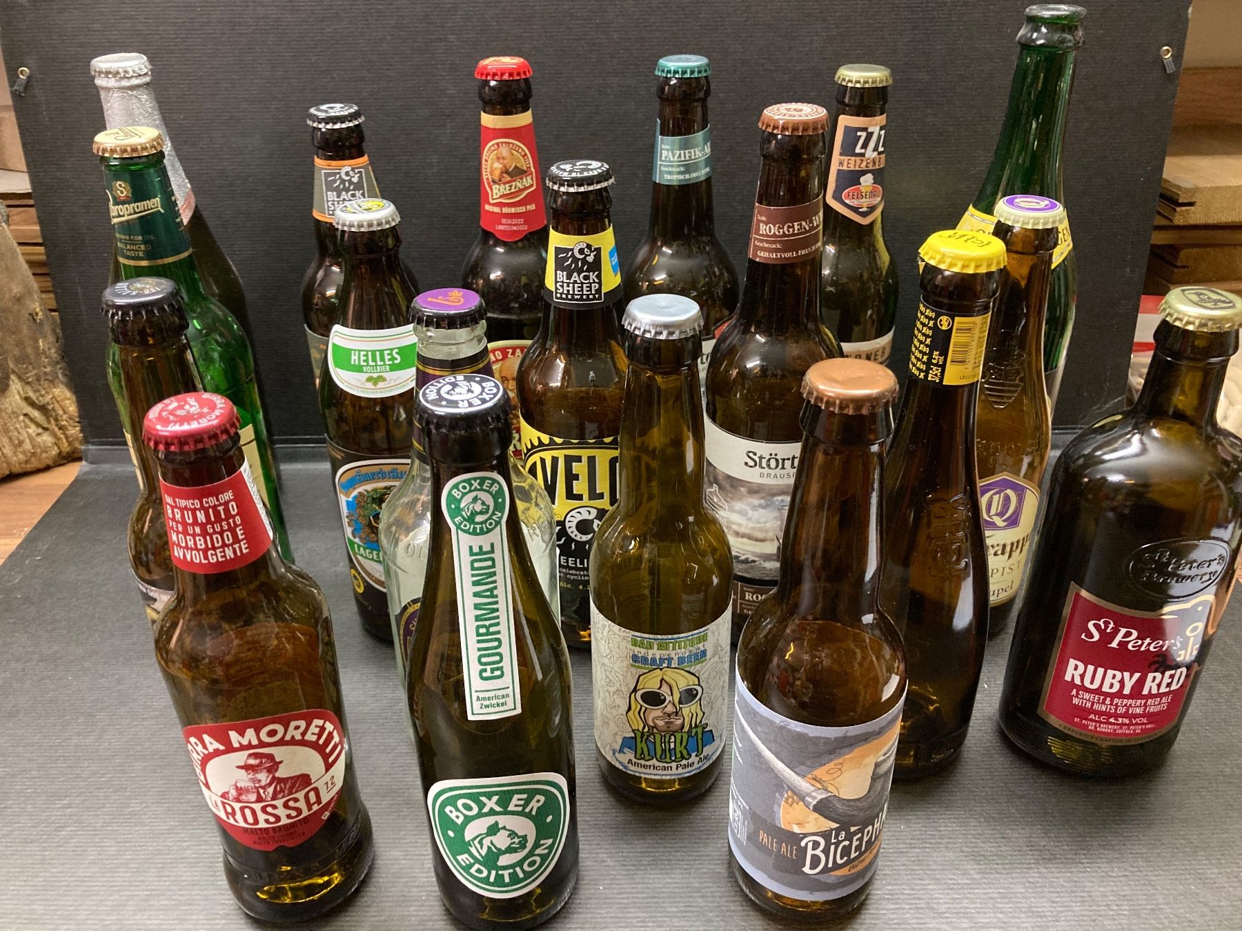Tutte le decorazioni: umfangreiche Bier-Deko-Sammlung – Usato da Belp venduto da Uhu003 7