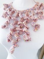 Gehäkelte Collier Annabella Baumwolle lurex orange rosarot
