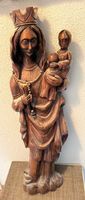 Holzmadonna mit Kind, geschnitzt, Vintage Zustand.
