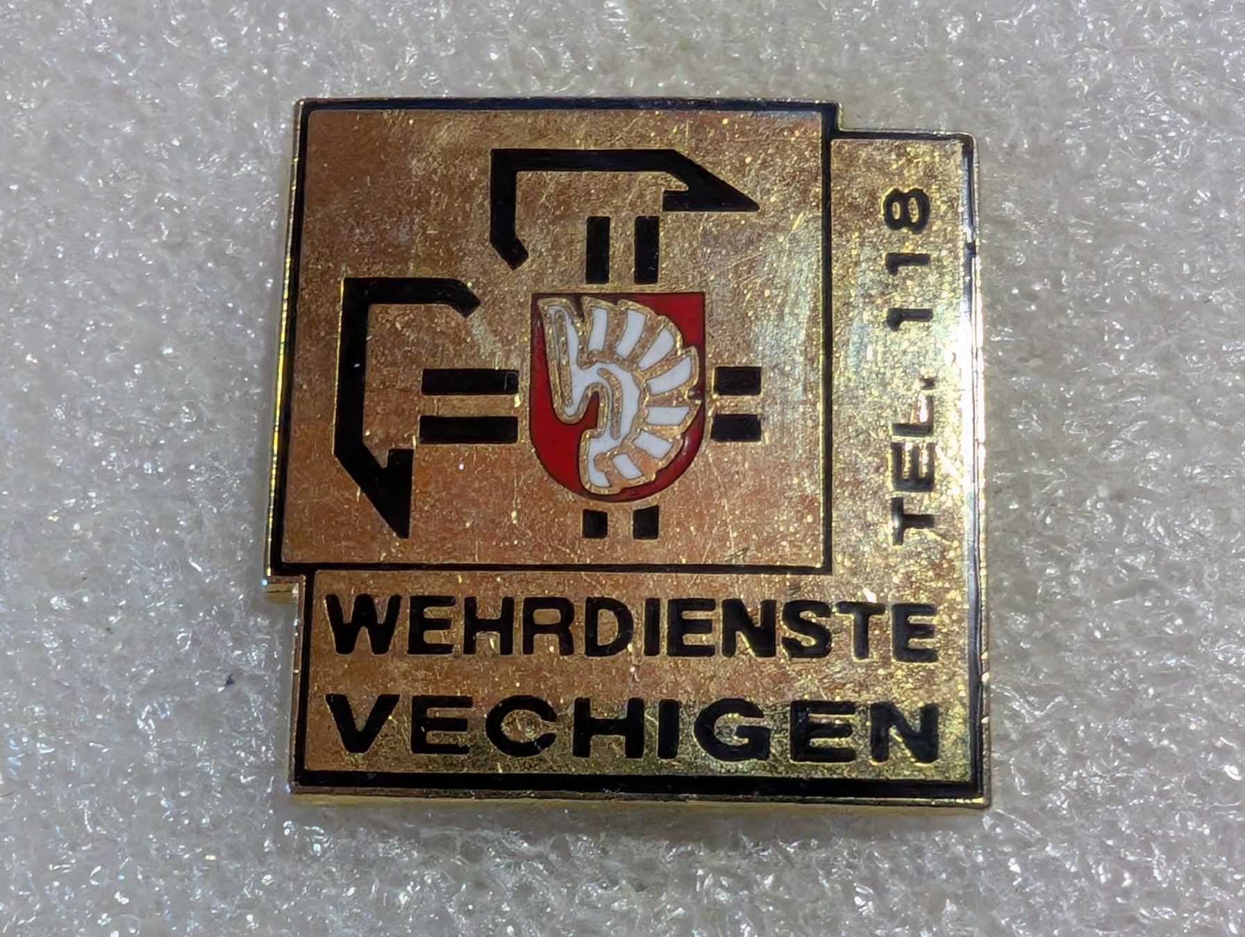 Placchette & Badge: Ansteckpin 135: Wehrdienste Vechigen – Usato da Oppligen venduto da Pin-Fall-Shop