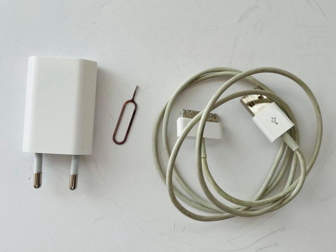Apple Portables: iPhone 4S, 8GB, original Verpackung – D'occasion à Brig par bay_td27 3