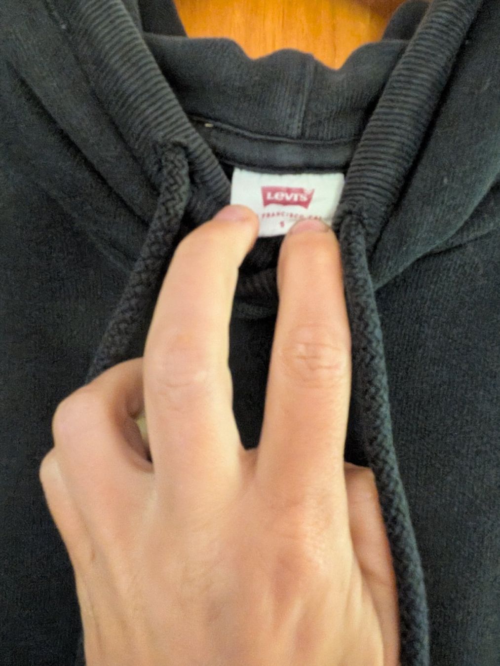 Levi's Maglioni & Felpe: Levi's Kapuzenpullover schwarz – Usato da Winterthur venduto da sha_r2k2 1