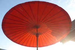 Sehr schöner, einzigartiger Sonnenschirm, 2m Durchmesser