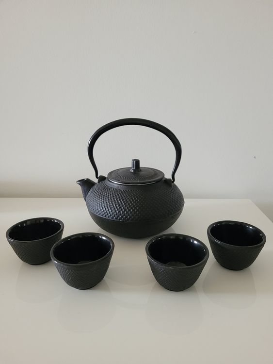 HAWOK Teekanne Aus Gusseisen – 600 Ml, Emailliert, Mit Edelstahl-Teesieb