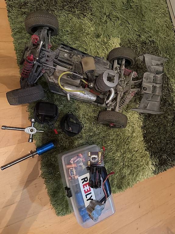 RC Kits de montage: 1:8 VIRUS 4.0 GP V32 2.4GHZ RTR – D'occasion à Ilanz par Leandrocrf 4