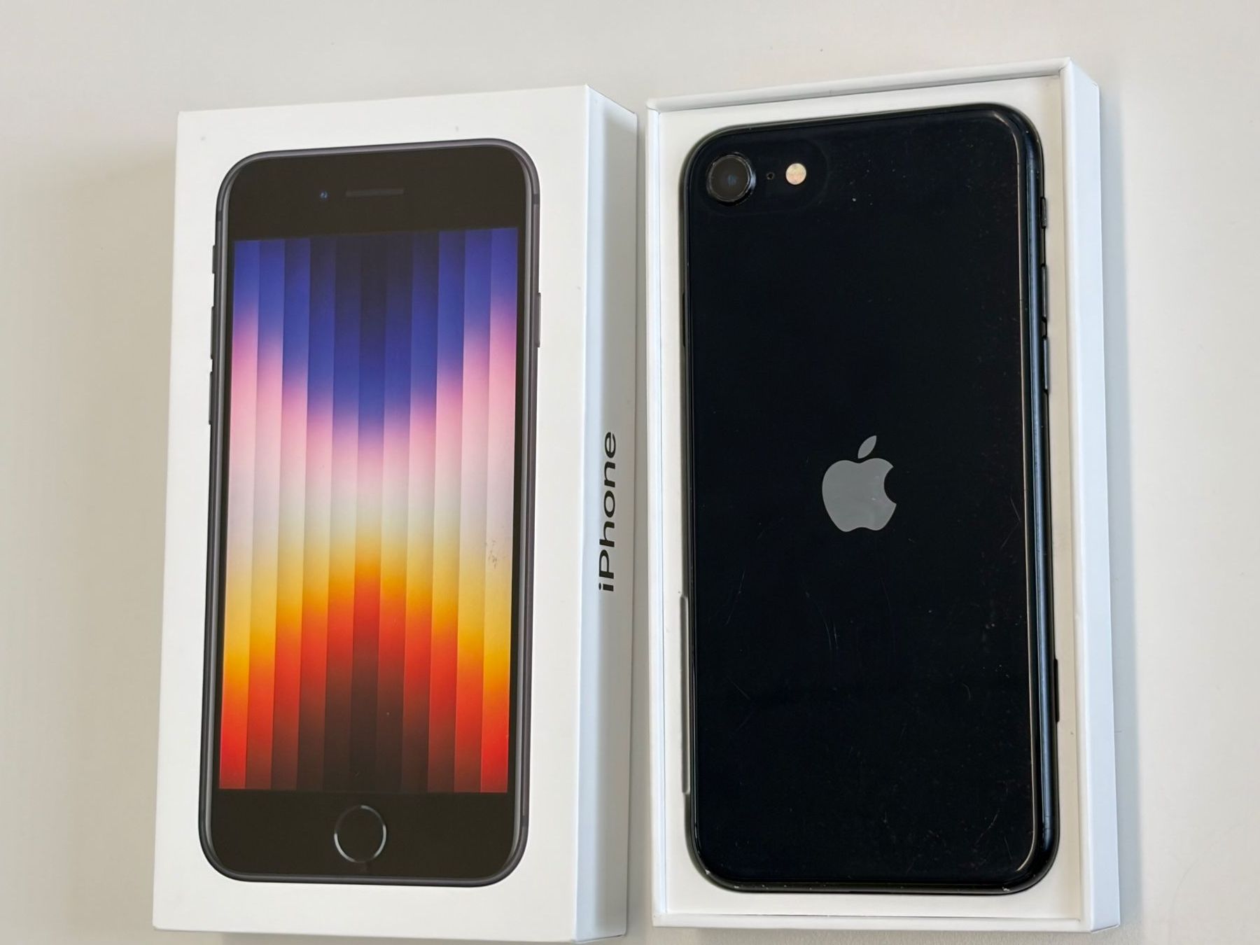 Apple Handys / Smartphones: iPhone SE 3. Gen. 128GB Schwarz mit OVP – Gebraucht aus Dachsen von ursworld08 1