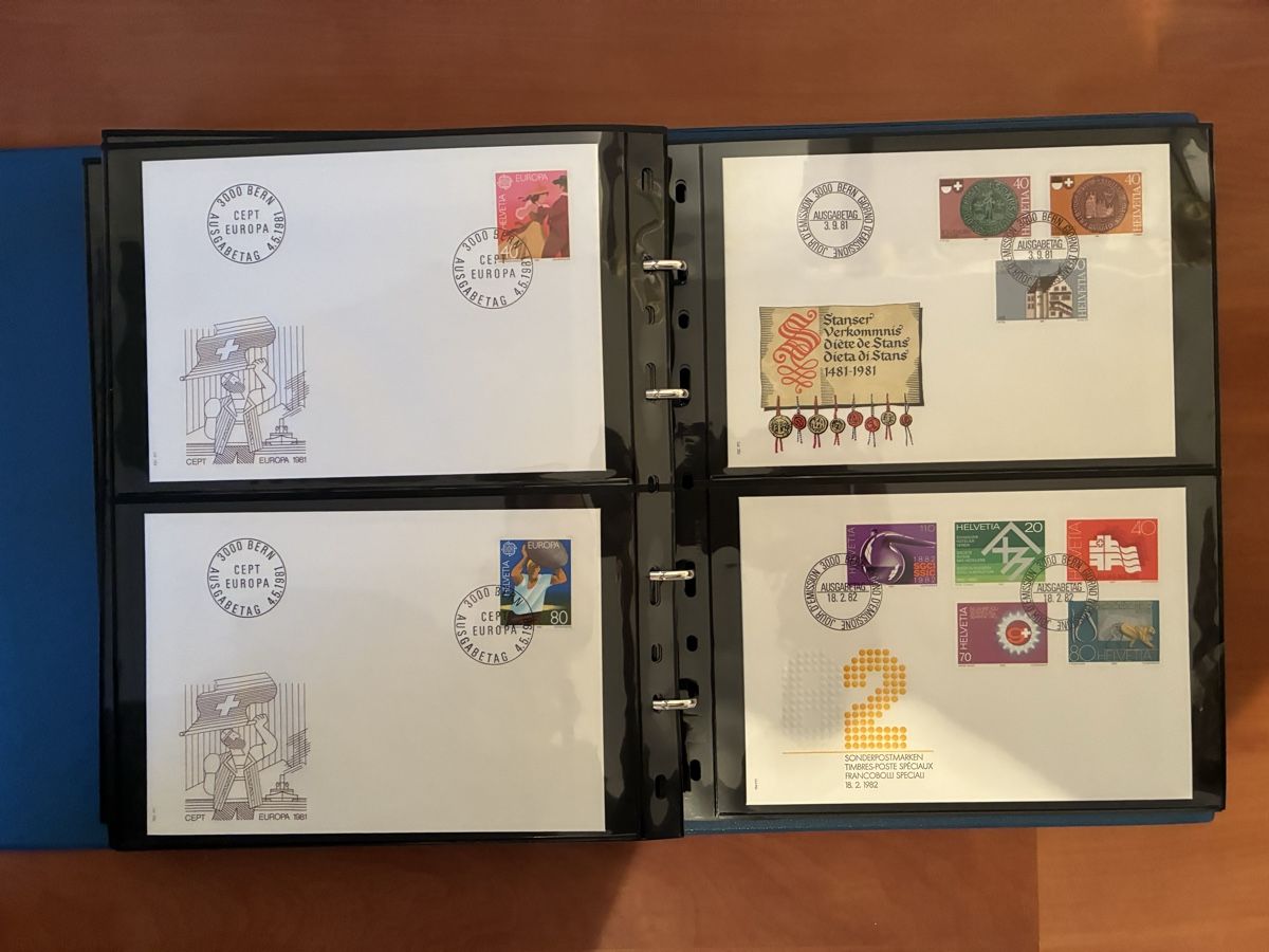 Tutti i francobolli: Album mit Ersttagbriefe, 1958 - 2001 – Nuovo (secondo la descrizione) da Basel venduto da luginbhl1431 8