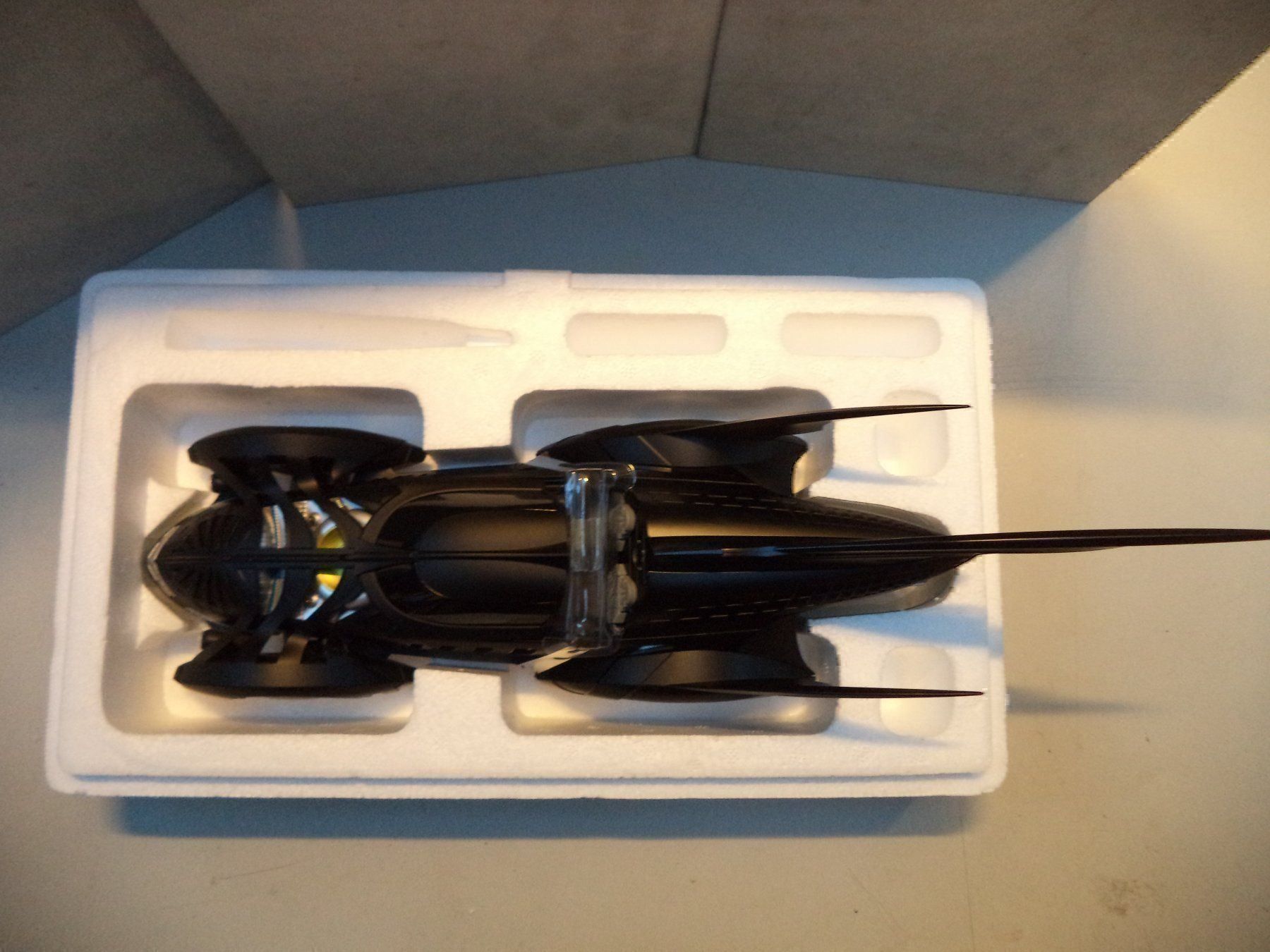 Hot Wheels Modellautos: BATMAN FOREVER BATMOBILE 1:18 – Neu und originalverpackt aus Rieden AG von Wirth03 6