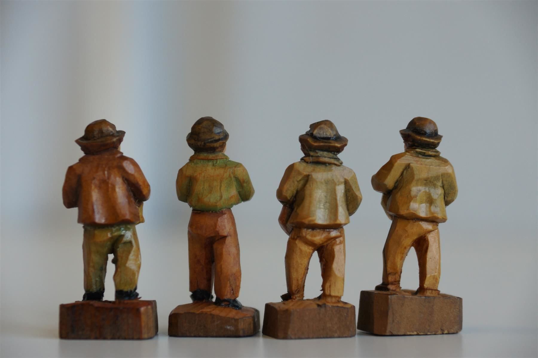 Sculture & Statue: 4 Musikanten, geschnitzt – Nuovo e nell'imballaggio originale da Brienz BE venduto da P.Edelweiss 1