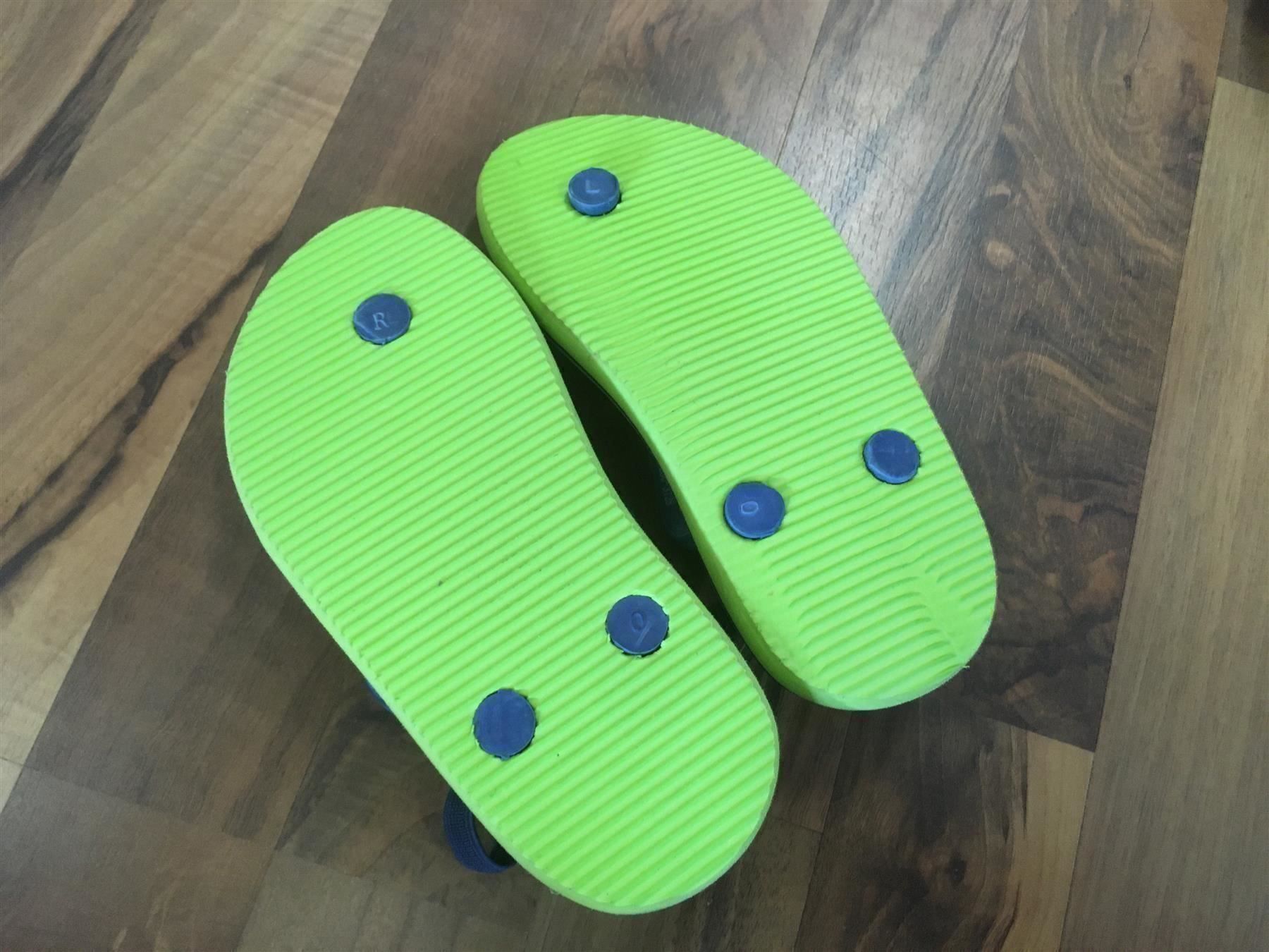 H&M Scarpe per ragazze: Flip-Flops von H&M, Grösse 26/27 – Usato da Schötz venduto da Jekyll666 1