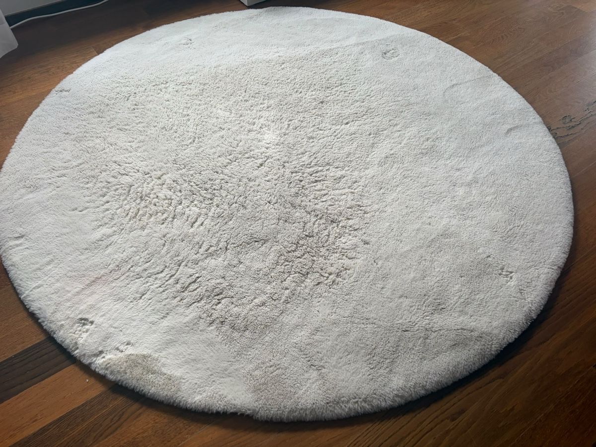 Tapis: Runder Teppich weiss flauschig – D'occasion à Sargans par el_-_ga