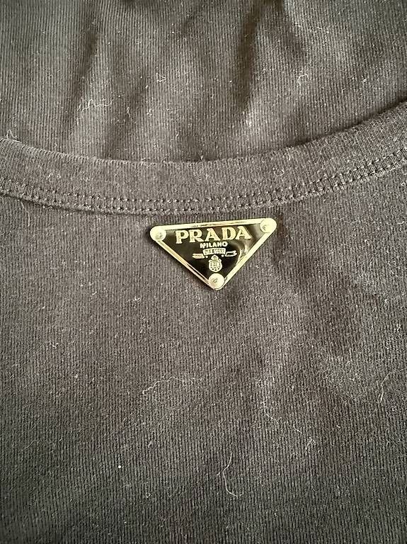 Prada Tops: Prada Top – Gebraucht aus Wädenswil von Cocomagi 1
