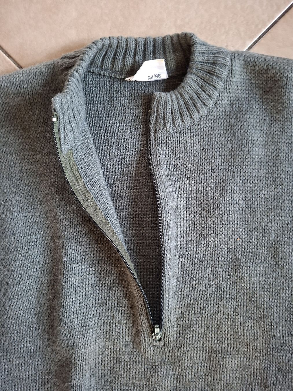 Schweizer Armee Uniformi: Schweizer Armee Militär Woll Pullover,  Grösse 56 – Usato da Schwanden Sigrisw venduto da len_9yqg 3