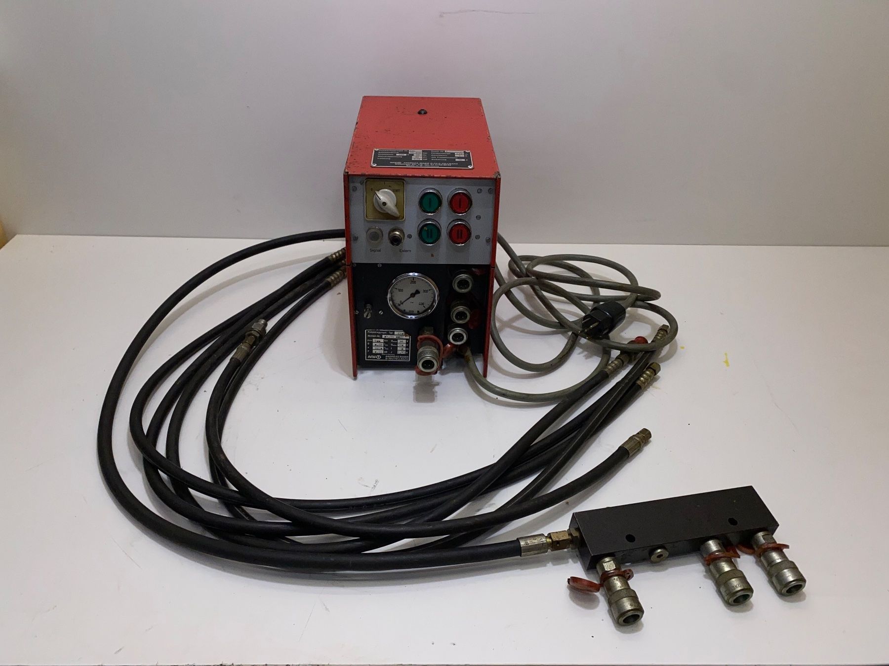 Tutte le macchine: AMS Hydraulik Agregat Hydraulisches Spannsystem – Usato da Boswil venduto da ABLagerBoswil 1