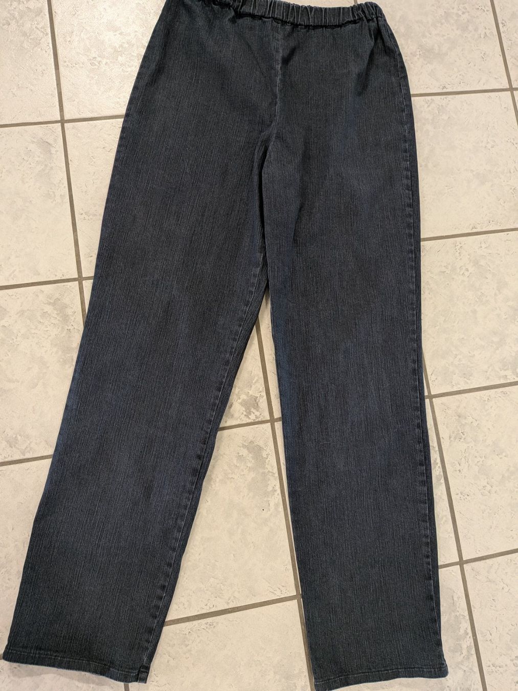 Jeans: Jeans Dunkelblau Gr 40 Neuschwanstein – Usato da Untersiggenthal venduto da Marlen59