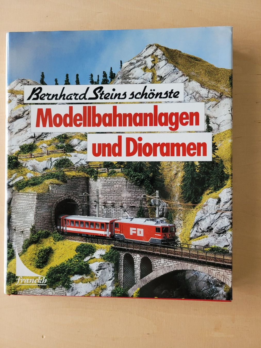 Libri: Modellbahnanlagen und Dioramen – Usato da volketswil venduto da ella1961