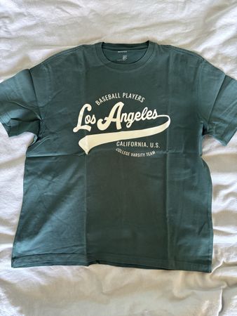 Bershka T-Shirt Los Angeles Grün, neuwertig, Grösse M