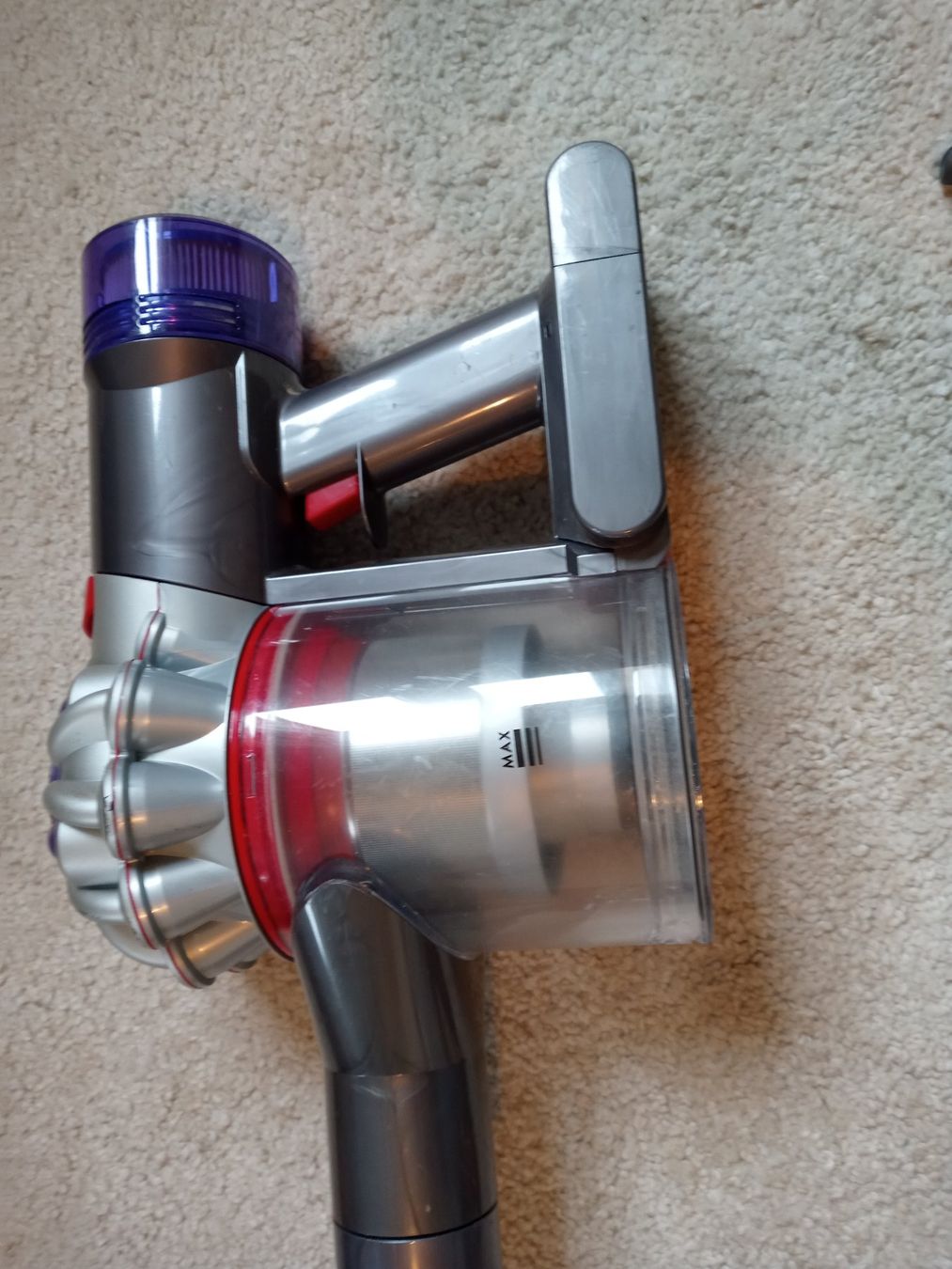 Dyson Staubsauger & Zubehör: Handstaubsauger Dyson V8 – Gebraucht aus Prez-vers-Siviriez von Monija70 4