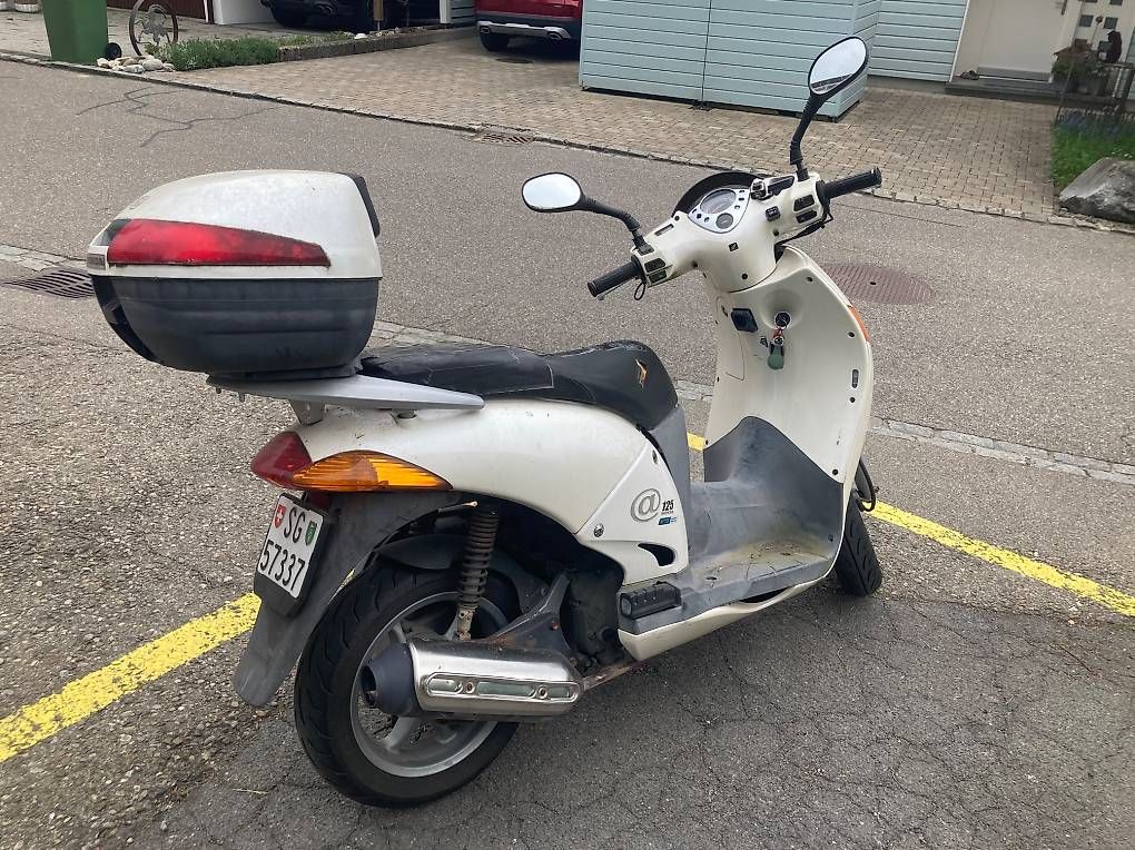 Honda Scooter: Honda NES 125 ES – Usato da Jona venduto da Jumaijra 2